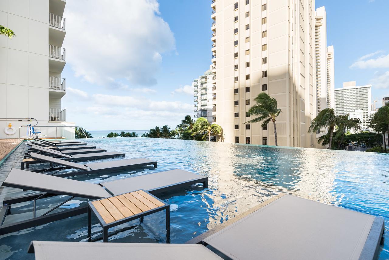 'Alohilani Resort Waikiki Beach Honolulu Exterior photo The pool at the Hilton San Diego Bayfront