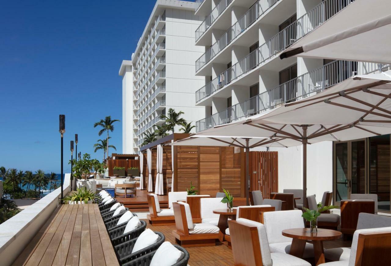 'Alohilani Resort Waikiki Beach Honolulu Exterior photo The Beach Bar at The Westin Nanuku Resort, Fiji